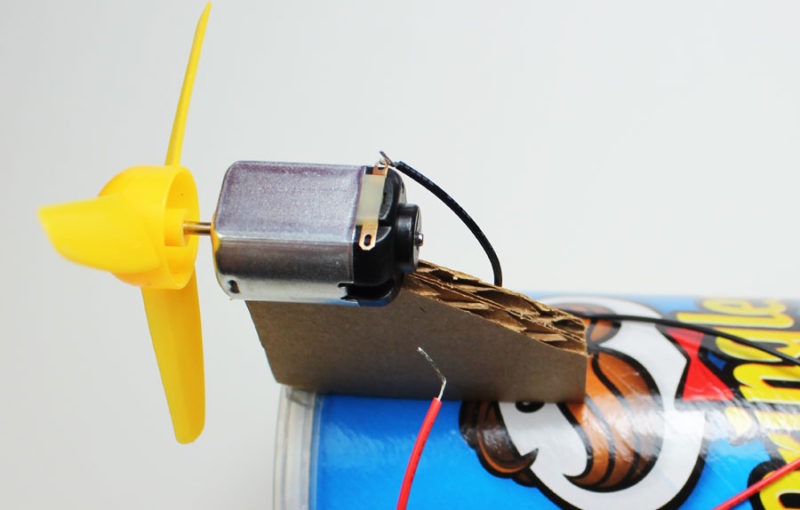 electric battery powered propeller car materials